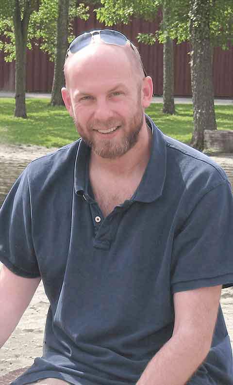 Portrait of Sean Roberts, Winnipeg-based web developer and web designer.